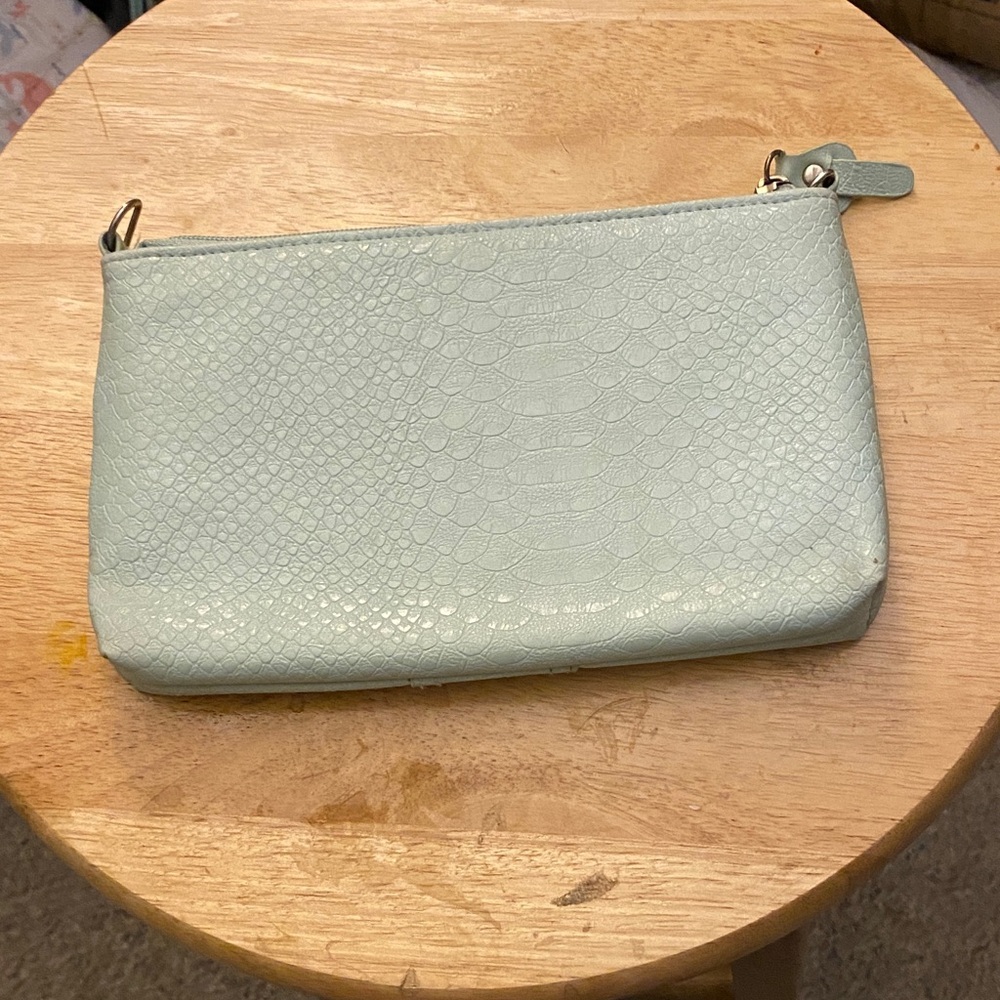 Jessica Simpson Mint Wristlet with Gold Details - Picture 2 of 3